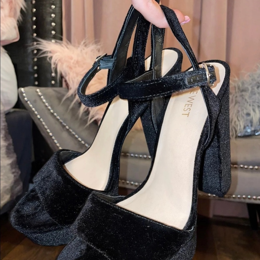 Nine West Carnation velvet chunky heel